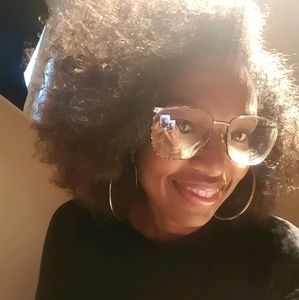 Meet your Posher, Kara